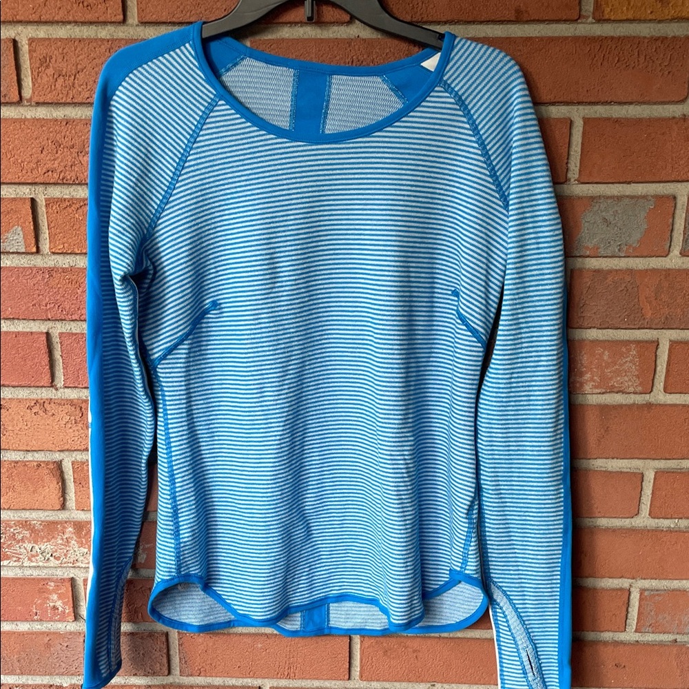 Lululemon runder under long sleeve top
